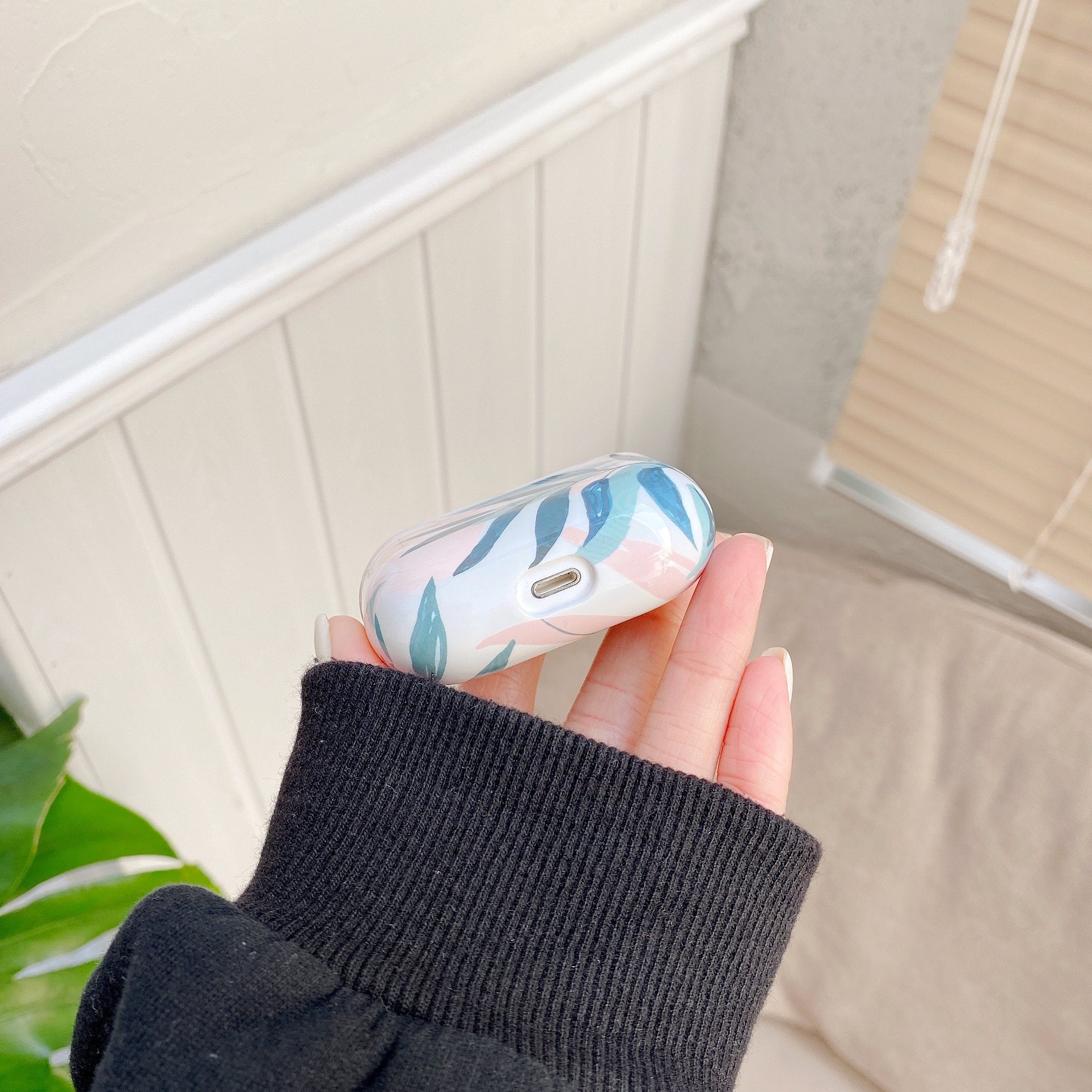 TropiLeaf Luxe Earphone Case