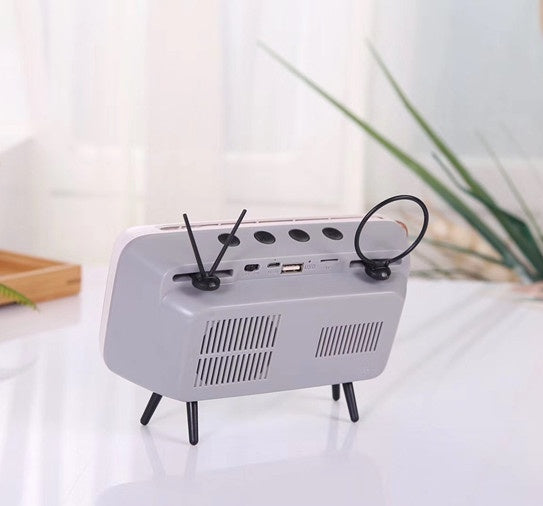 RetroWave Mini – Portable Retro TV Audio Speaker