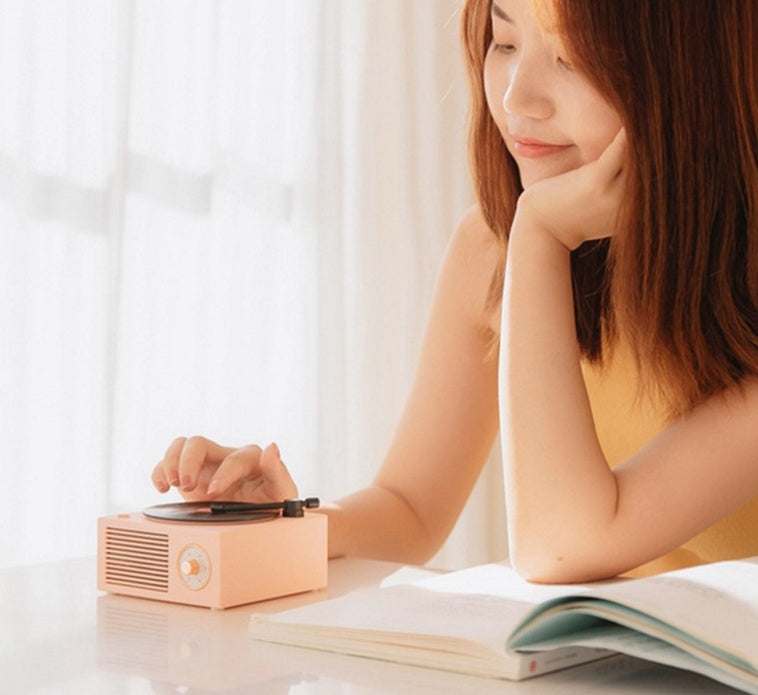 RetroSound Mini: Wireless Bluetooth Vinyl Speaker