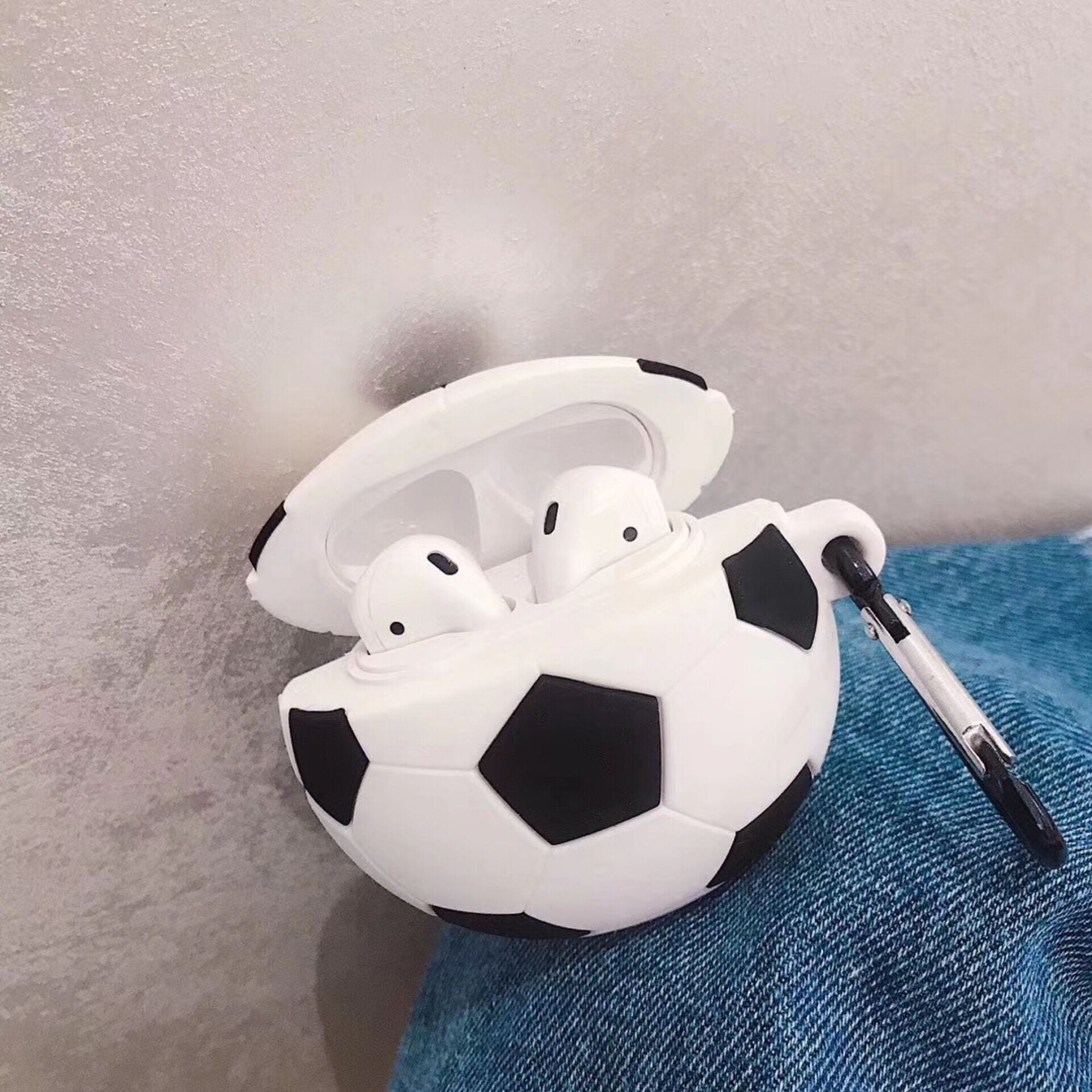 GoalGuard™ Football AirPods 2 Silicone Case – The Perfect Play for Your AirPods