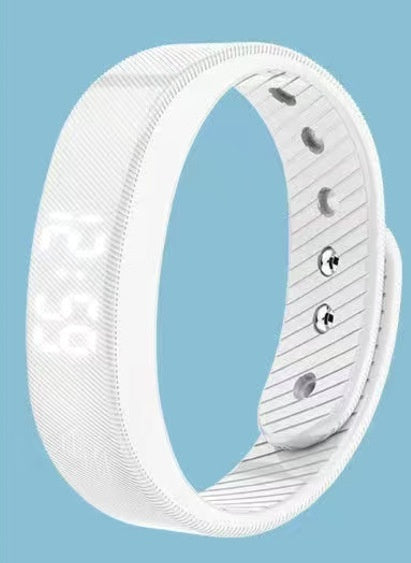 AquaPulse Pro – Multifunctional Waterproof Sport Smartwatch