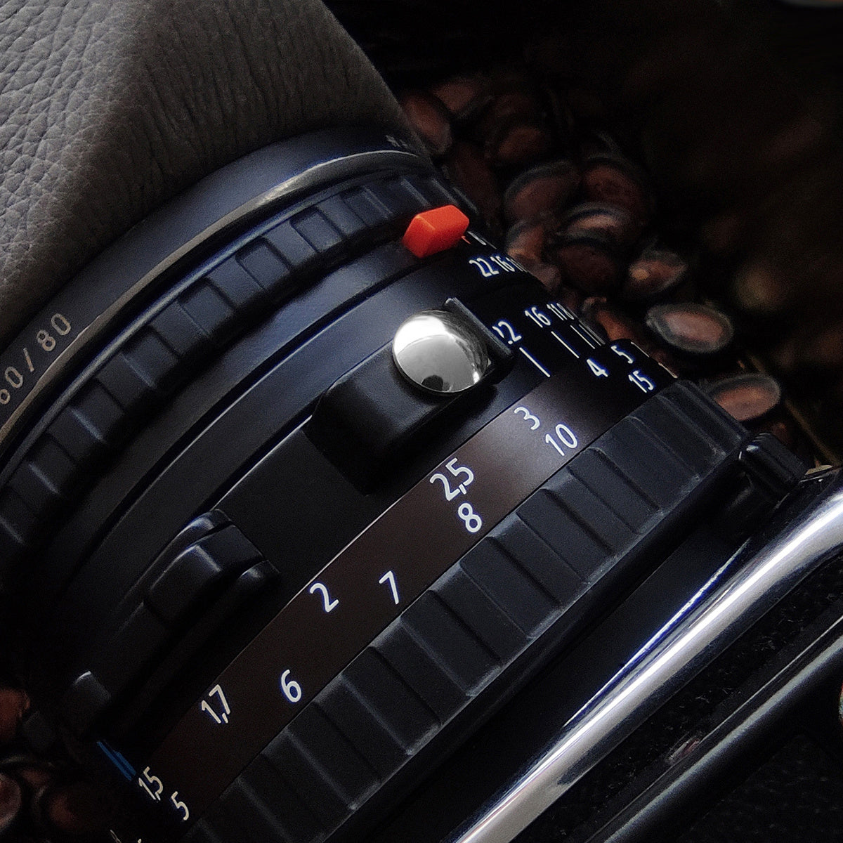 SnapGuard: Universal Metal Dust Plug for Film Cameras