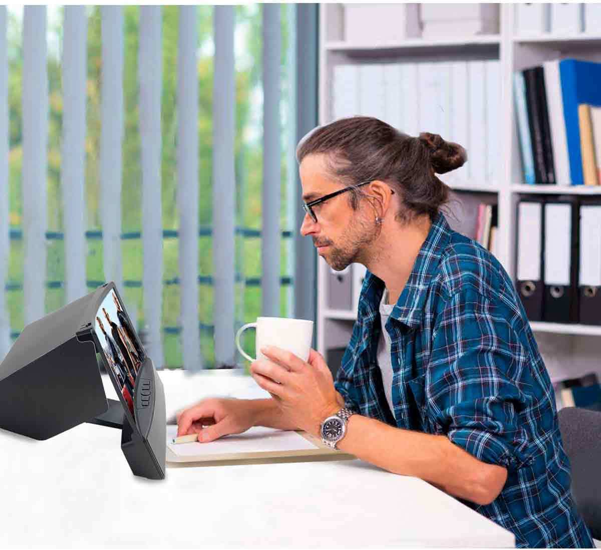 VistaMax Duo – 10” Curved Mobile Screen Magnifier with Dual Bluetooth Speakers