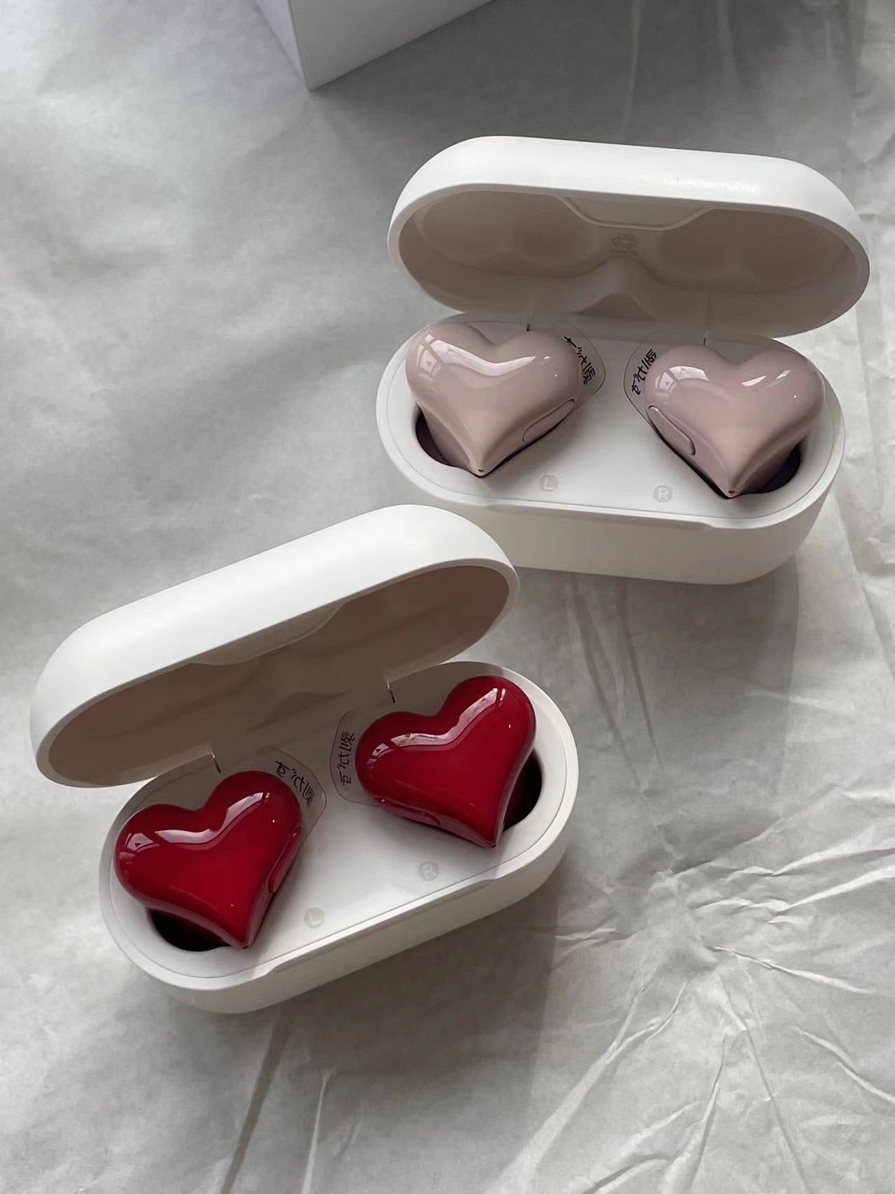 AmoréSound™ – Heart-Shape Bluetooth Wireless Headphones