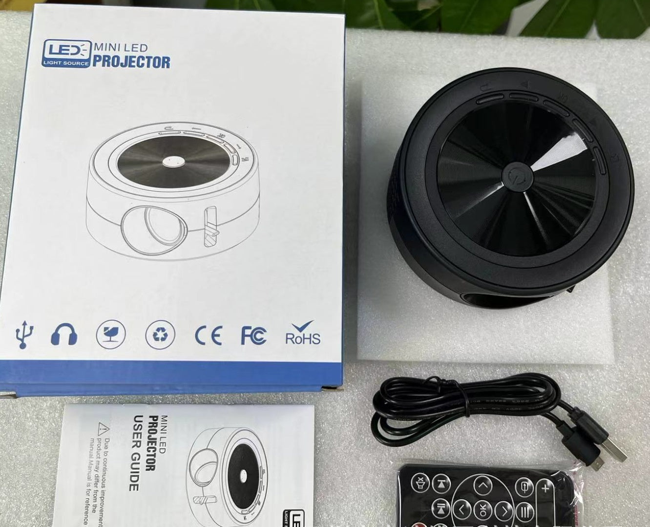 YT200 BeamLink — Wired LED Portable Home Projector